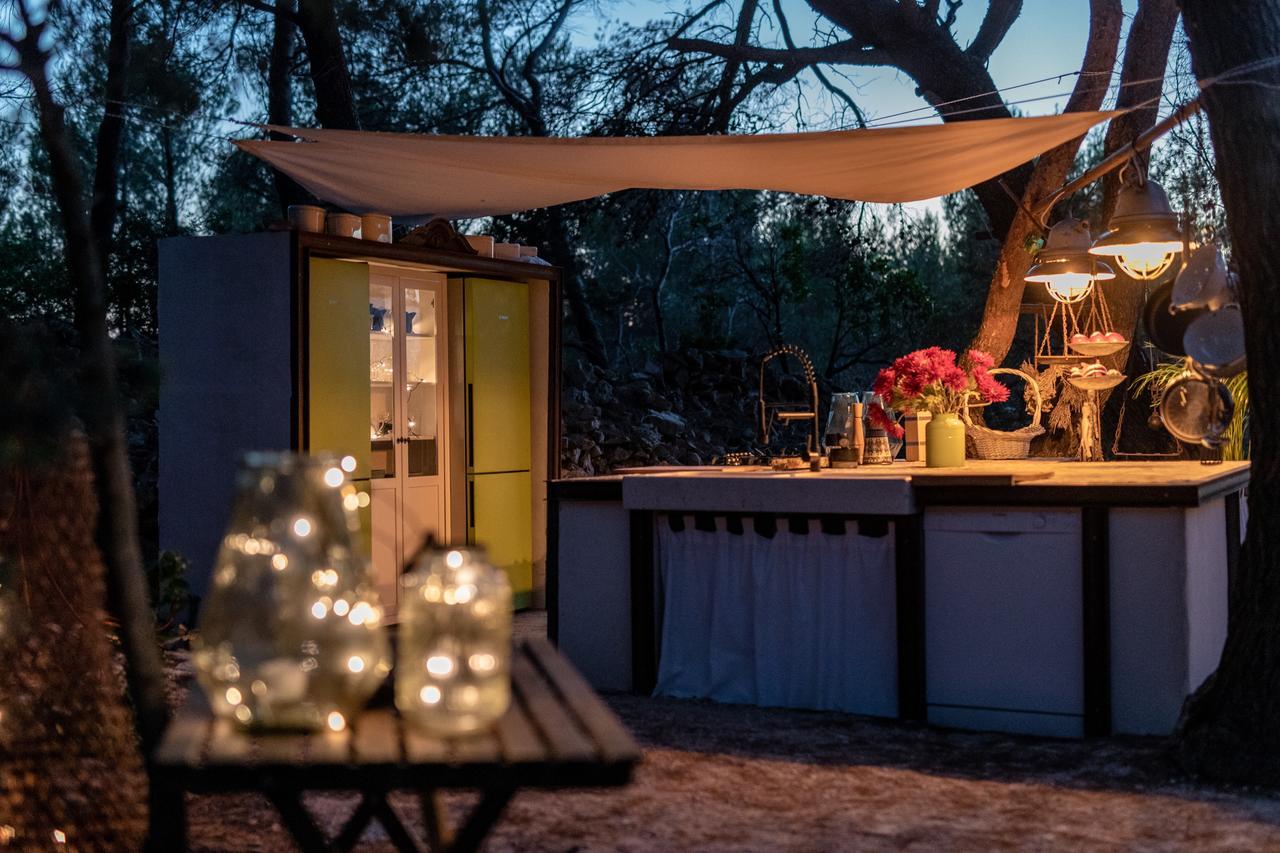 Plage Cachee - Glamping Vrboska Exterior foto